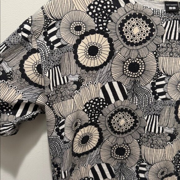 Uniqlo x Merimekko boxy t shirt in size XS - Picture 2 of 6
